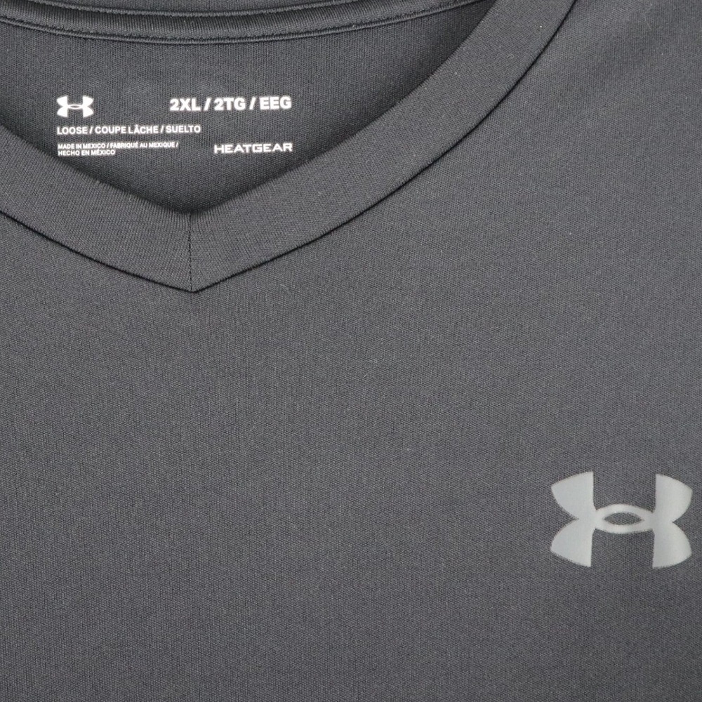 Under Armour Shirt Mens 2XL Black HeatGear V-Neck Short Sleeve Athletic Gym Wear